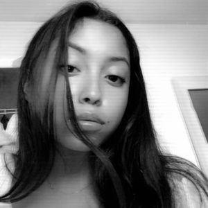 Meet your Posher, Mia